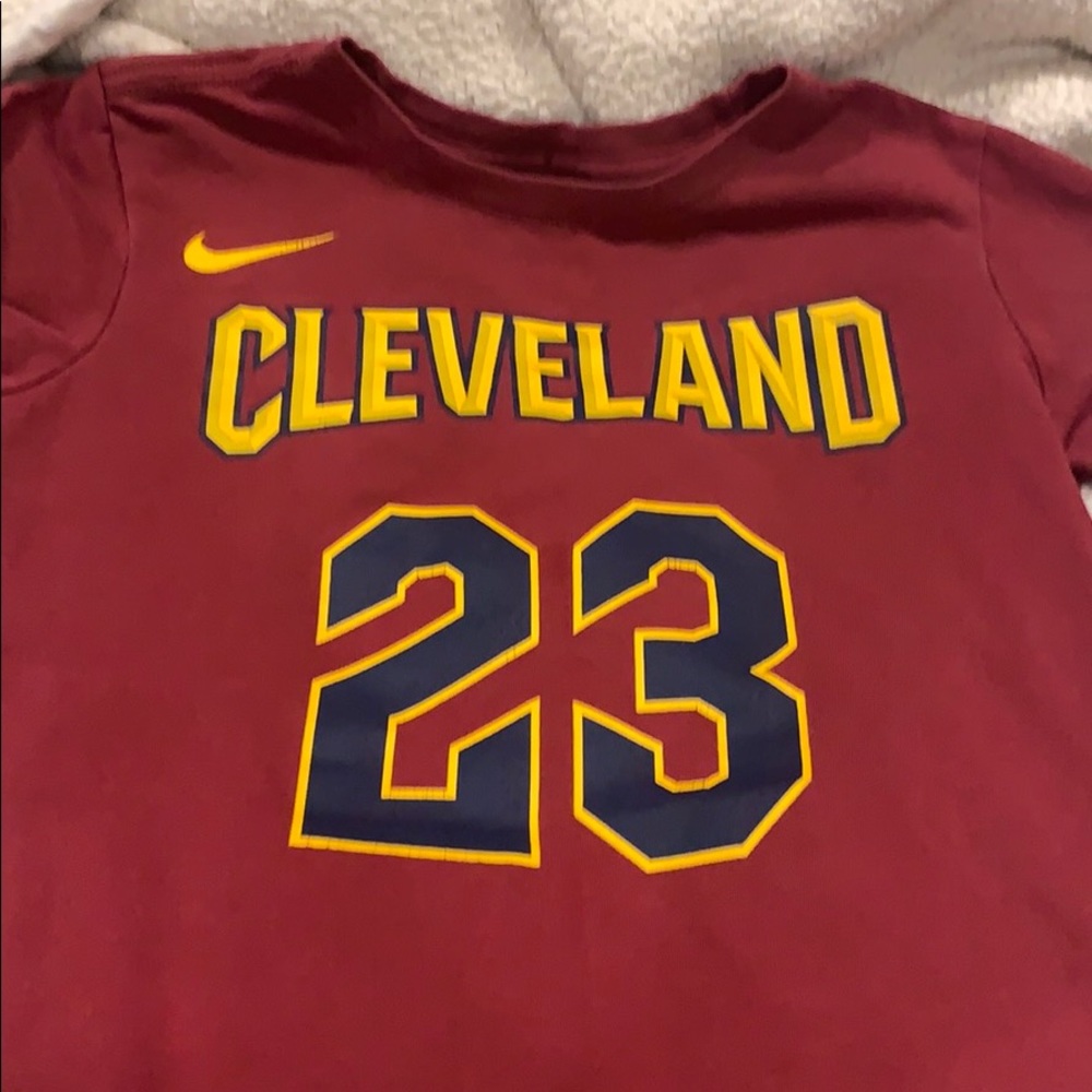 Nike LeBron James boys T-shirt, size small
